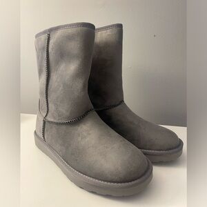 Grey faux fur lined boots